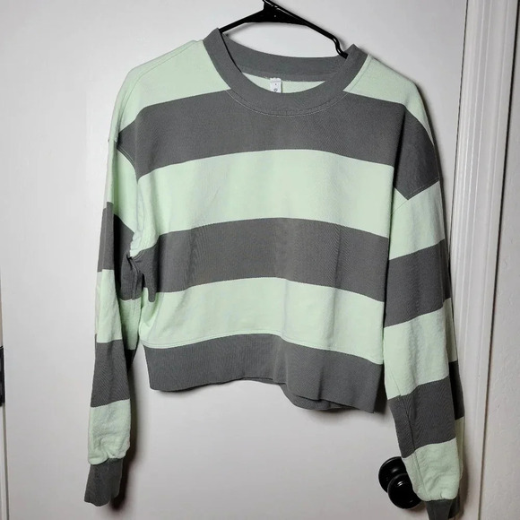 Lululemon Perfectly Oversized Cropped Sweatshirt Lined Green 100% Cotton Size 4 - Picture 1 of 6